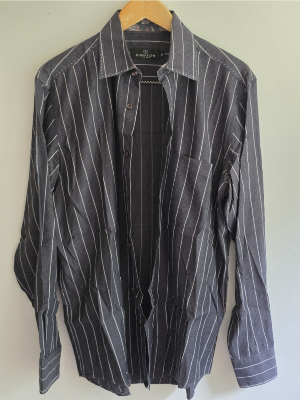 Bugatchi Uomo Medium Black Pinstripe Long Sleeve Button Down Dress Shirt EUC
